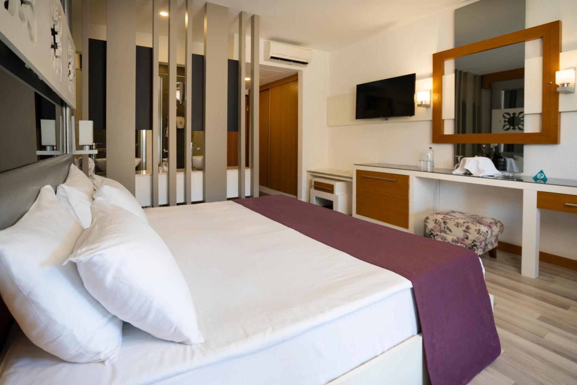 Flora Garden Beach Hotel - Adults Only 16 Plus - Couples Concept Kızılot Kültér fotó